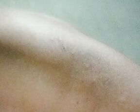 Mi hijastro me mama mis tetas muy rico